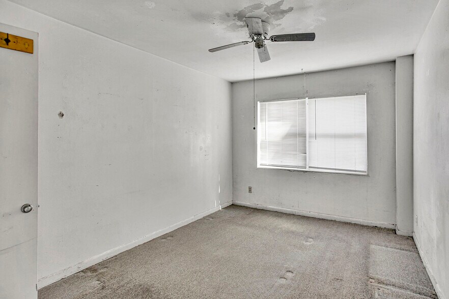 More Photos Of 205 11th Ave N, Jacksonville Beach Multifamily For Sale