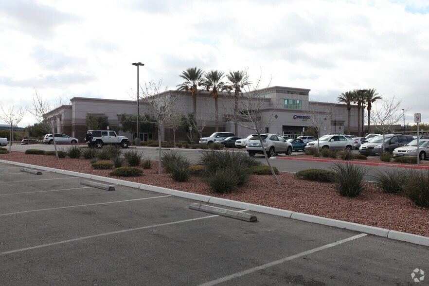 More Photos Of 2090 Village Center Cir, Las Vegas Health Club For Lease