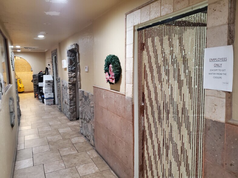 More Photos Of 955 E Main St, Mesa Freestanding For Sale