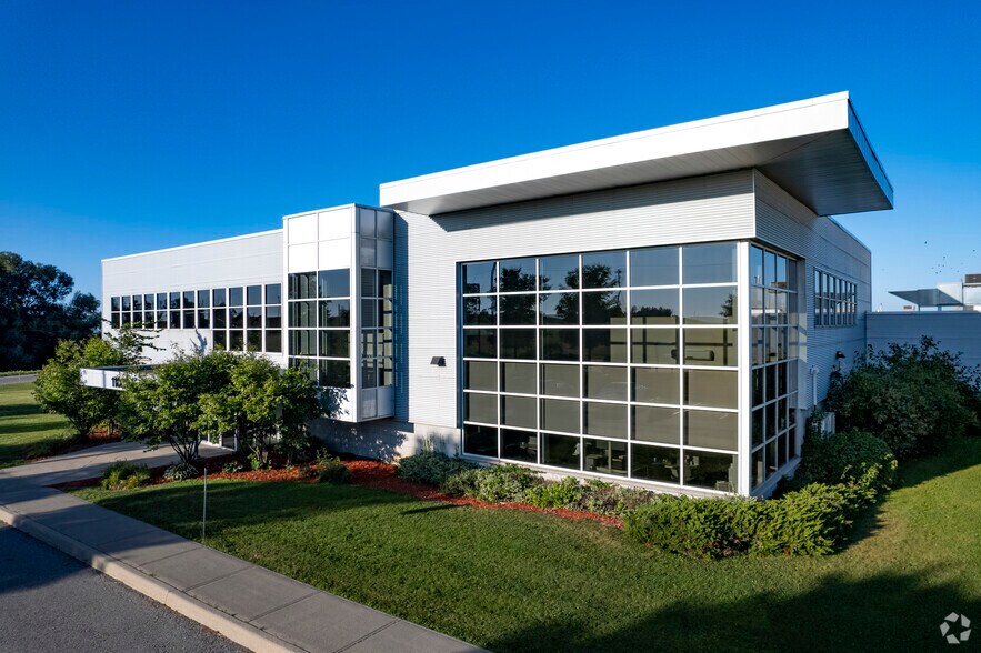 More Photos Of 1100 Bennett Rd, Bowmanville Office For Lease