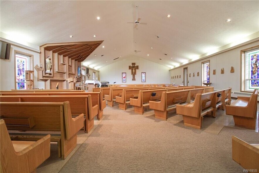More Photos Of 16789 Kenmore Rd, Kendall Office For Sale