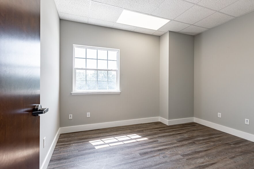 More Photos Of 1500 E Venice Ave, Venice Office For Sale