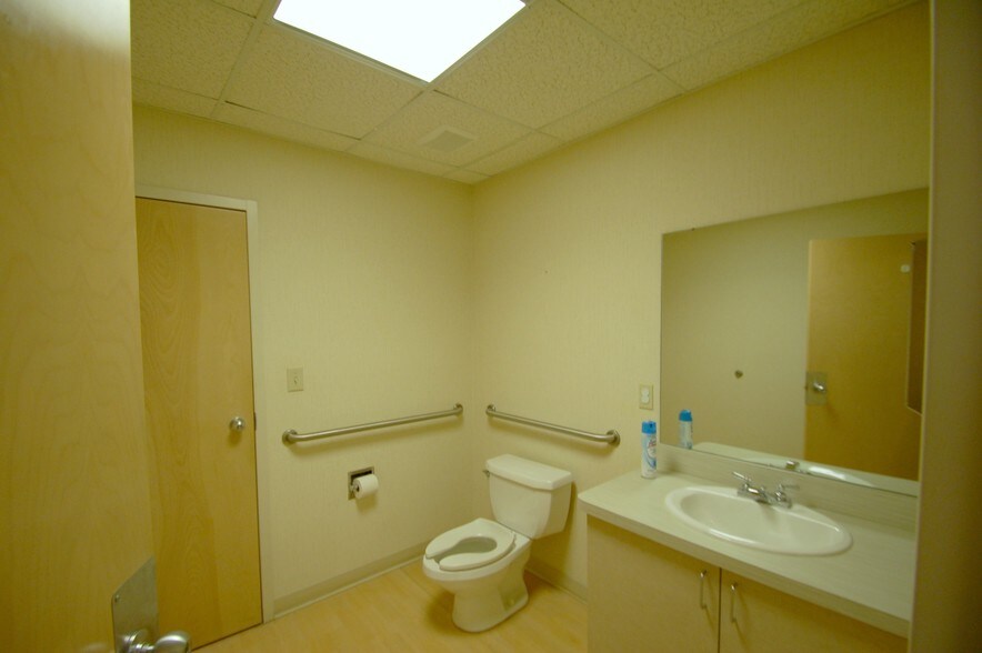 More Photos Of 8100 Ravines Edge Ct, Columbus Medical For Lease