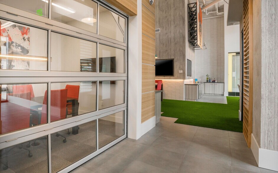More Photos Of 1501 Island Ave, San Diego Apartments For Lease