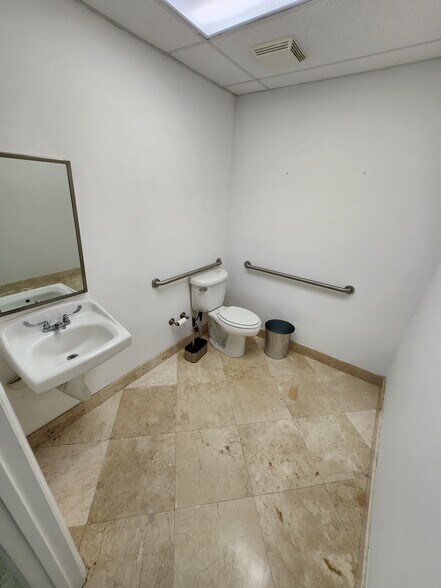 More Photos Of 2400 W Sample Rd, Pompano Beach Storefront Retail Office For Sale