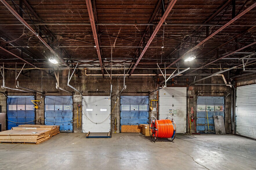 More Photos Of 1560 Indiana Ave, Indianapolis Warehouse For Sale