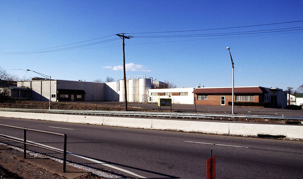 Primary Photo Of 473 Rt 46 W, Clifton Warehouse For Sale