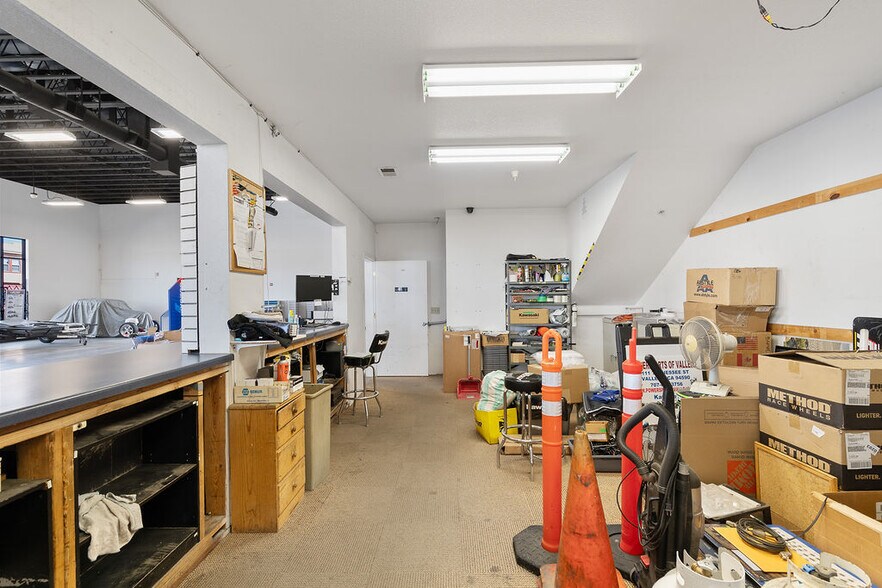 More Photos Of 111 Tennessee St, Vallejo Auto Dealership For Sale