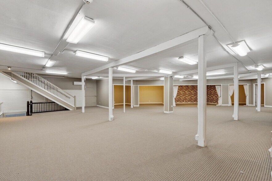 More Photos Of 91 Central St, Leominster Freestanding For Lease