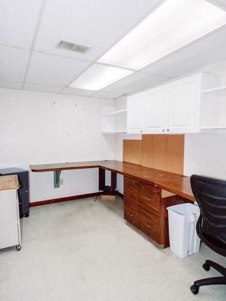 More Photos Of 603 N State St, Girard Medical For Sale