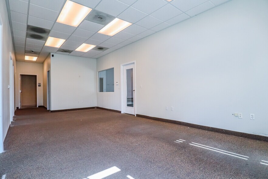 More Photos Of 6640 S Tenaya Way, Las Vegas Light Distribution For Lease