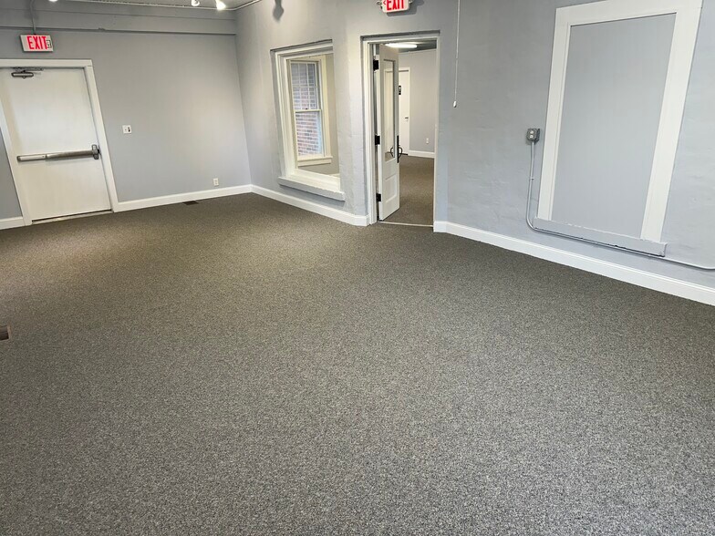 More Photos Of 23836 W Main St, Plainfield Office For Lease
