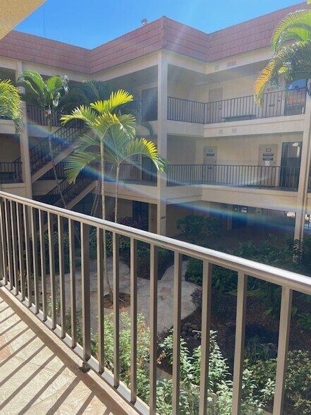 More Photos Of 2650 Bahia Vista St, Sarasota Medical For Sale