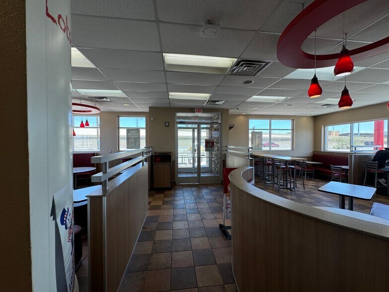 More Photos Of 7122 Gateway Blvd E, El Paso Restaurant For Lease