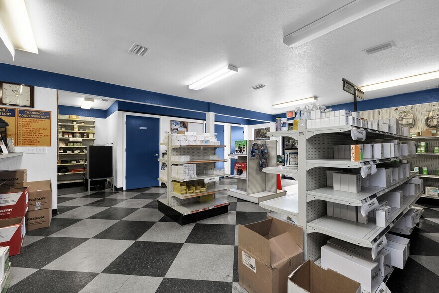 More Photos Of 18230 Paulson Dr, Port Charlotte Warehouse For Sale