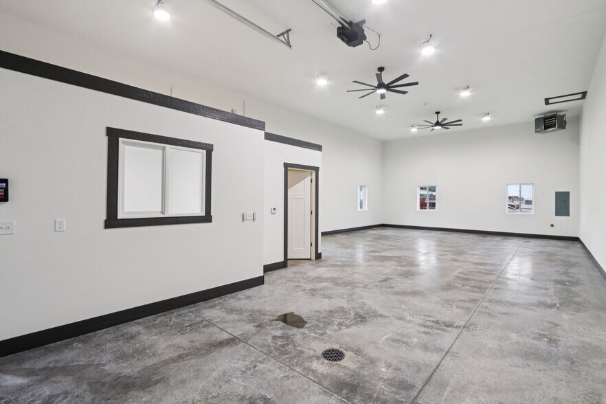 More Photos Of 407 Wengel dr, Reedsburg Light Manufacturing For Sale