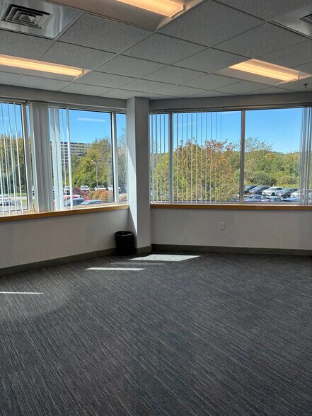 More Photos Of 287 Turnpike Rd, Westborough Office For Lease