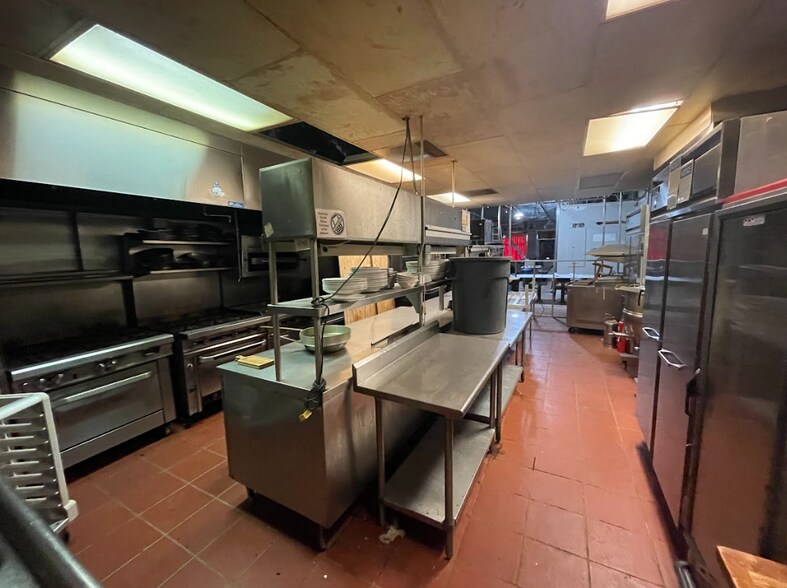 More Photos Of 254 5th Ave, Brooklyn Storefront Retail Residential For Lease