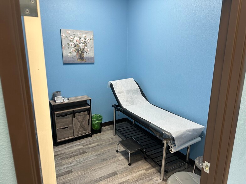 More Photos Of 5920 S Rainbow Blvd, Las Vegas Office For Sale