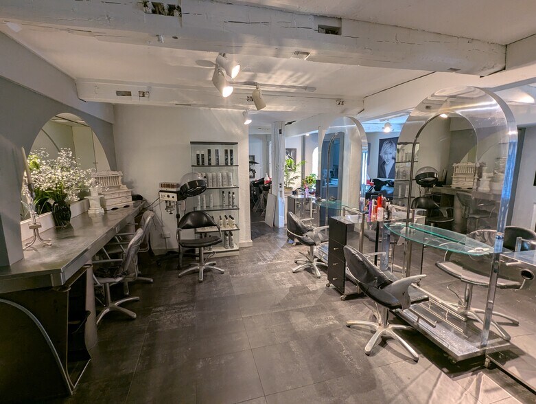 More Photos Of 35 E Garfield Rd, Aurora General Retail For Sale
