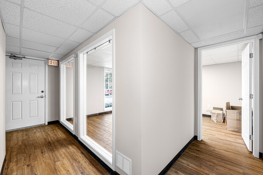 More Photos Of 2615 Sandy Plains Rd, Marietta Medical For Sale