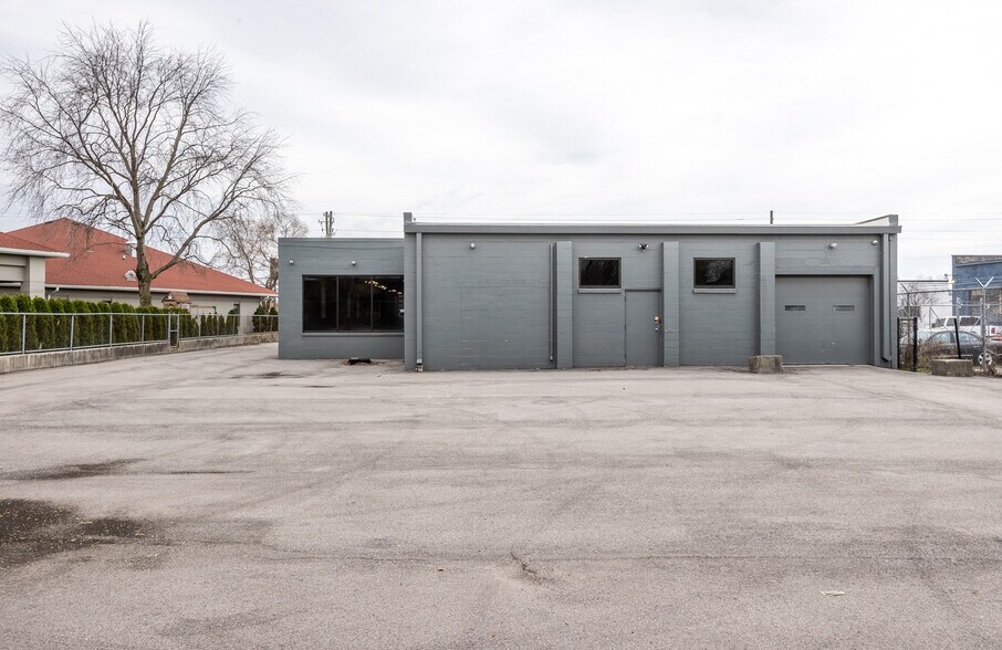 More Photos Of 1728 W 16th St, Indianapolis General Retail For Lease