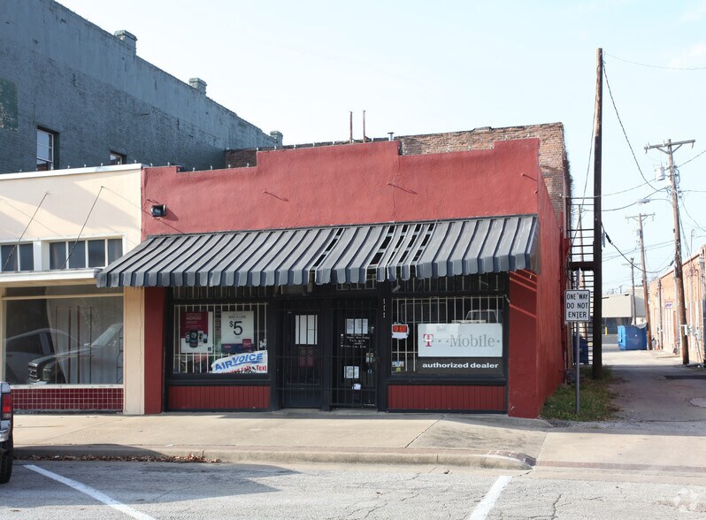 More Photos Of 111 S Dallas St, Ennis Storefront For Sale