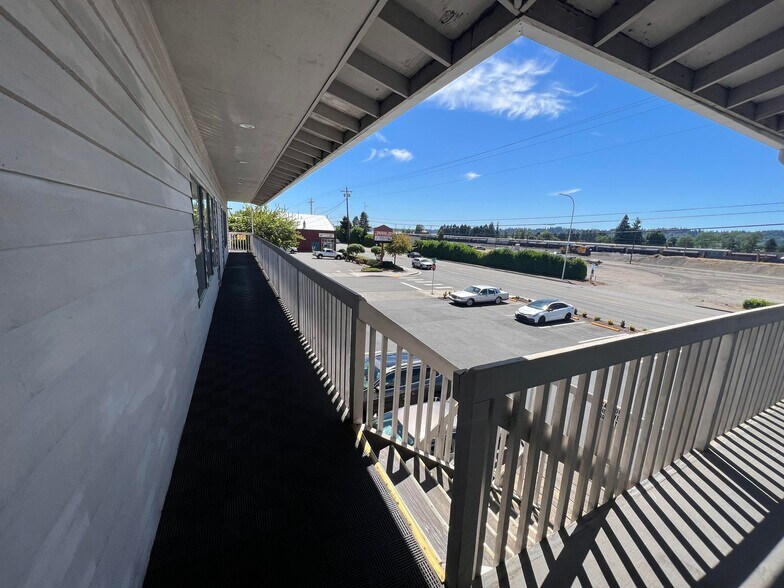 More Photos Of 1020 A St SE, Auburn Storefront Retail Office For Lease