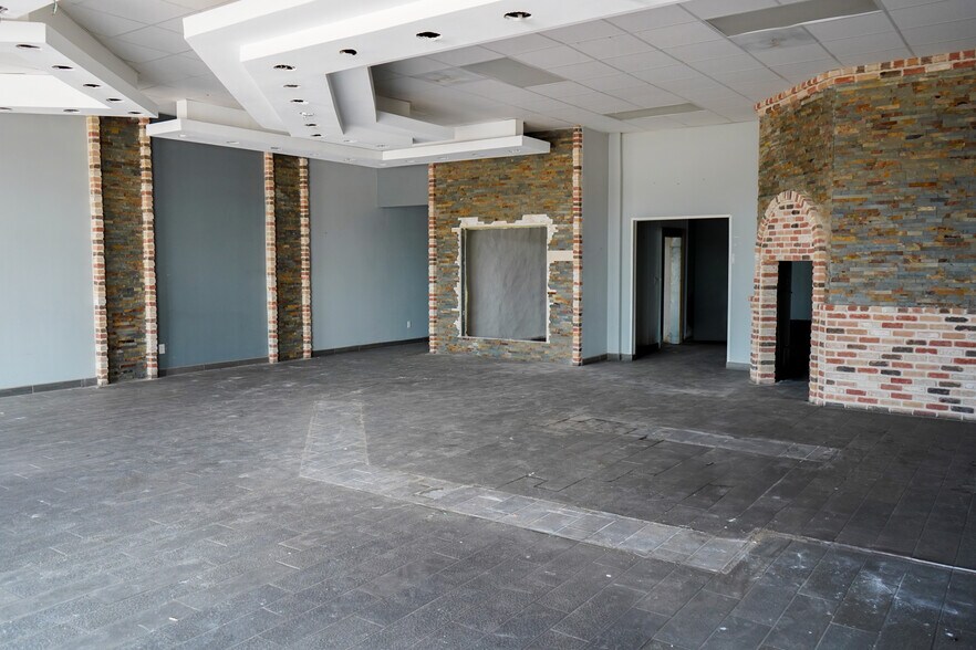 More Photos Of 2801 W University Dr, Edinburg Storefront For Sale