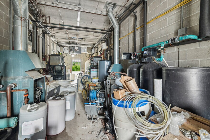 More Photos Of 3632 S Taylor Dr, Sheboygan Carwash For Sale