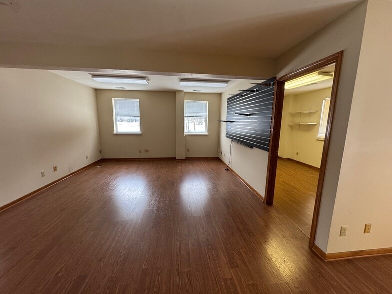 More Photos Of 1606 Commerce Dr, Sun Prairie Flex For Lease