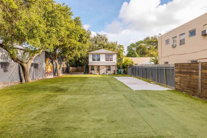 More Photos Of 279 NW 54th St, Miami Flex For Sale