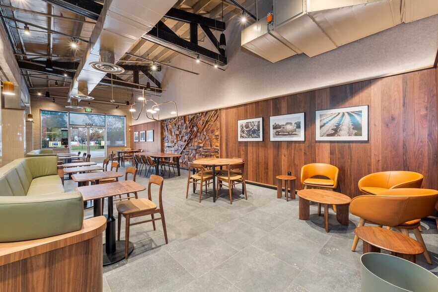 More Photos Of 1111 E 11th St, Houston Freestanding For Sale