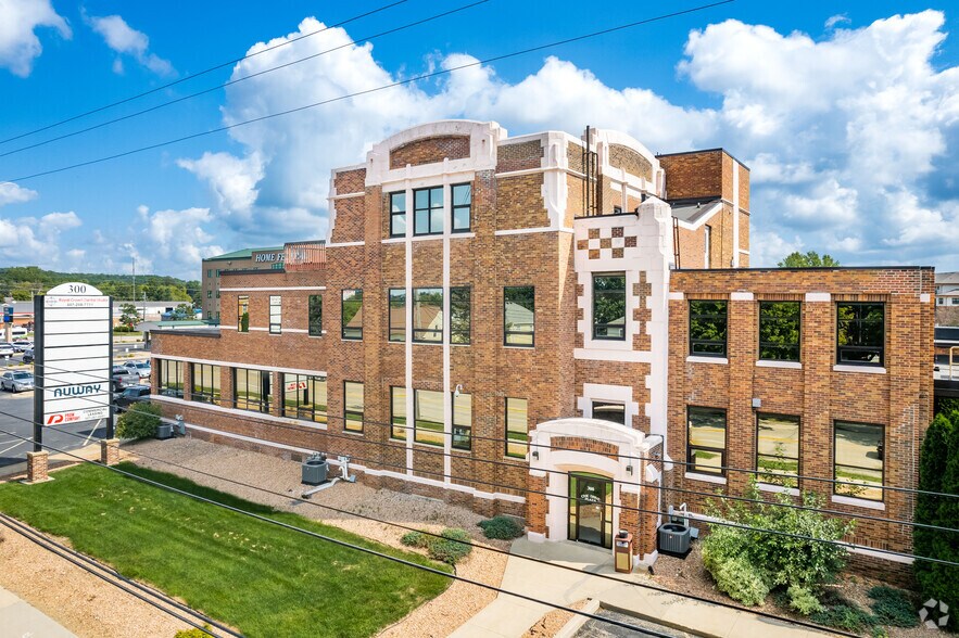 More Photos Of 300 11th Ave NW, Rochester Medical For Lease