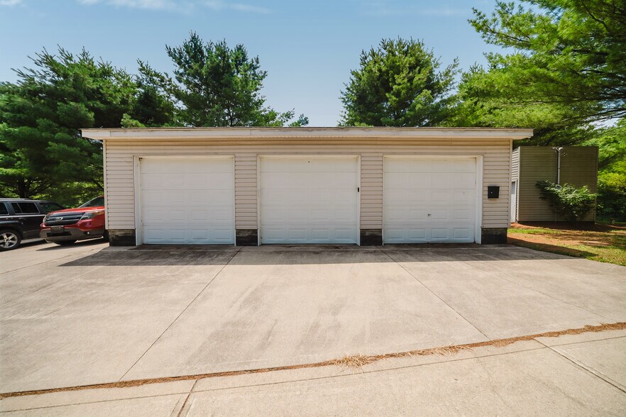 More Photos Of 23095 Buena Vista Rd, Rockbridge Apartments For Sale