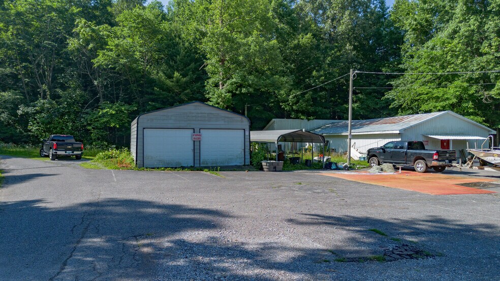 More Photos Of 6641 US Highway 62 W, Kuttawa Flex For Sale