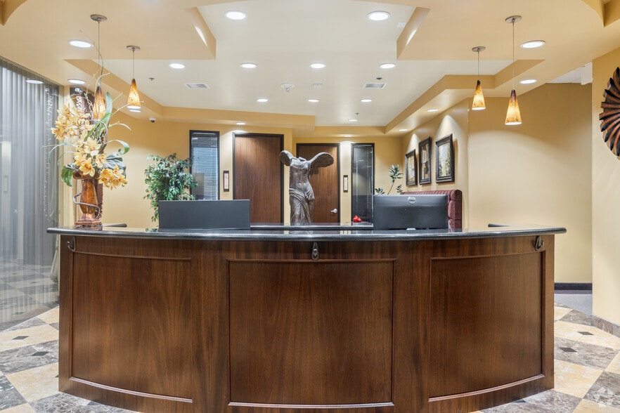 More Photos Of 1000 Town Center Dr, Oxnard Office For Lease