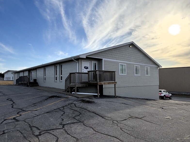 Primary Photo Of 10002 S 148th St, Omaha Office For Lease