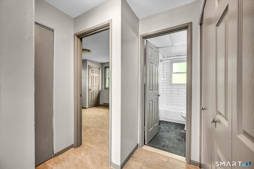 More Photos Of 40 Briarwood Ln, Branford Apartments For Sale