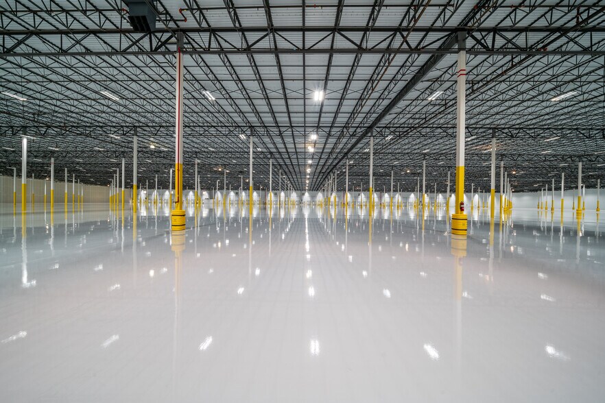 More Photos Of 245 Couchville Industrial Blvd, Mount Juliet Distribution For Lease