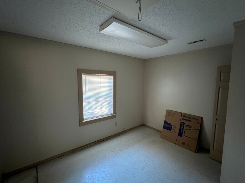 More Photos Of 3770 Private Road 3439, Longview Flex For Sale