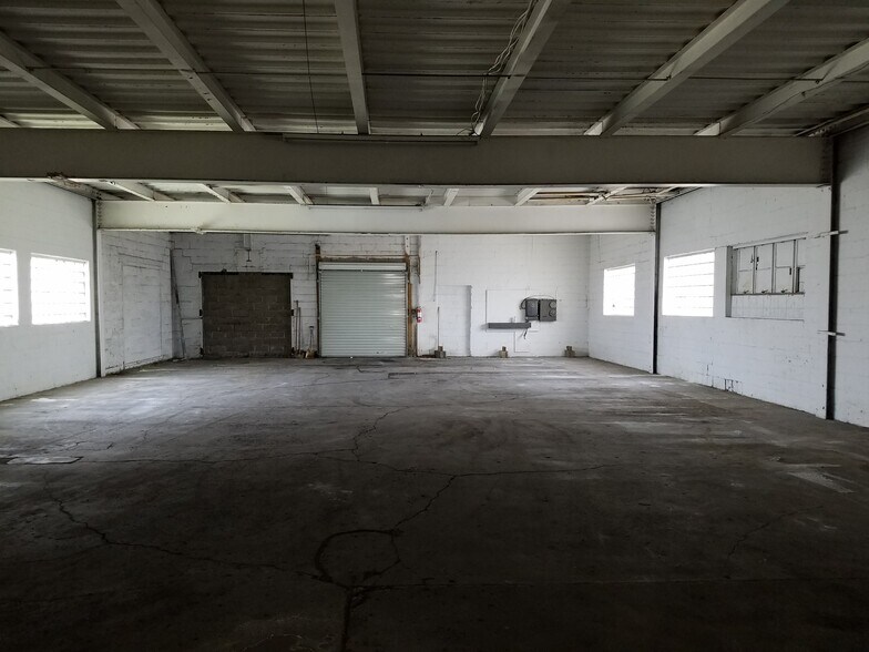 More Photos Of 333-335 Meade St, Pittsburgh Light Distribution For Lease