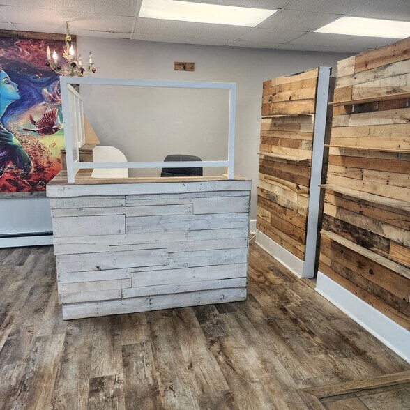 More Photos Of 37 W Washington Ave, Washington Storefront Retail Residential For Lease