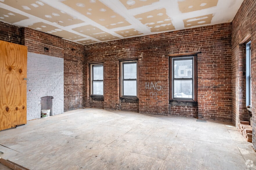 More Photos Of 177 Spring St, New York Apartments For Sale