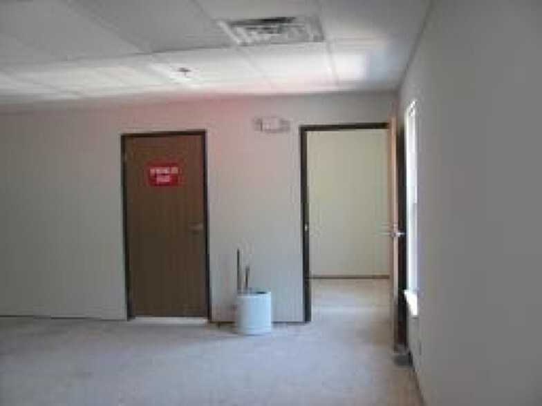 More Photos Of 7 Industrial Rd, Pequannock Office For Lease