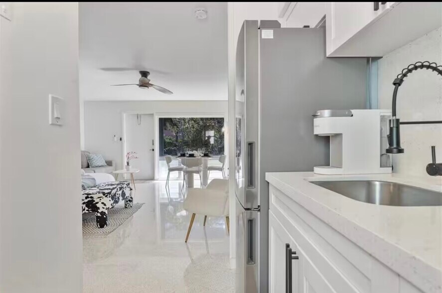 More Photos Of 333 Palm St, Hollywood Apartments For Sale