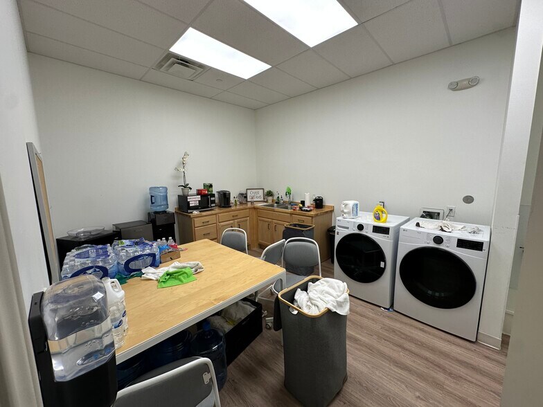 More Photos Of 7910 W Grand Parkway S, Richmond Storefront Retail Office For Lease