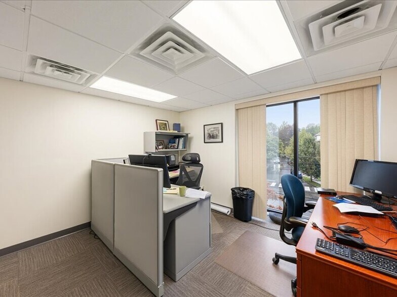 More Photos Of 44 Trapelo Rd, Belmont Office For Sale