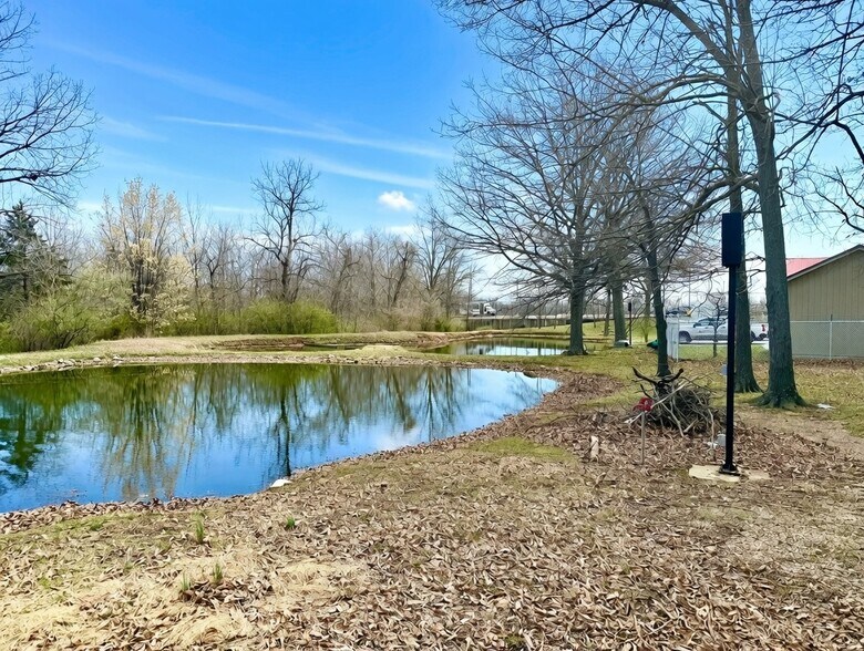 More Photos Of 808-810 Progress Dr, Farmington Office For Sale