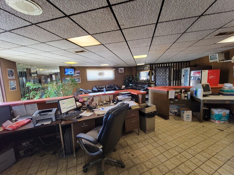 More Photos Of 5100-5110 Grand River Ave, Detroit Industrial For Sale